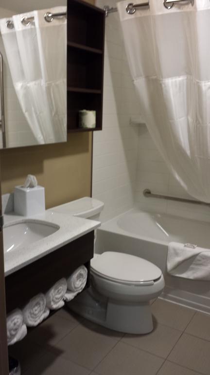 Microtel Inn & Suites By Wyndham Red Deer Cameră foto
