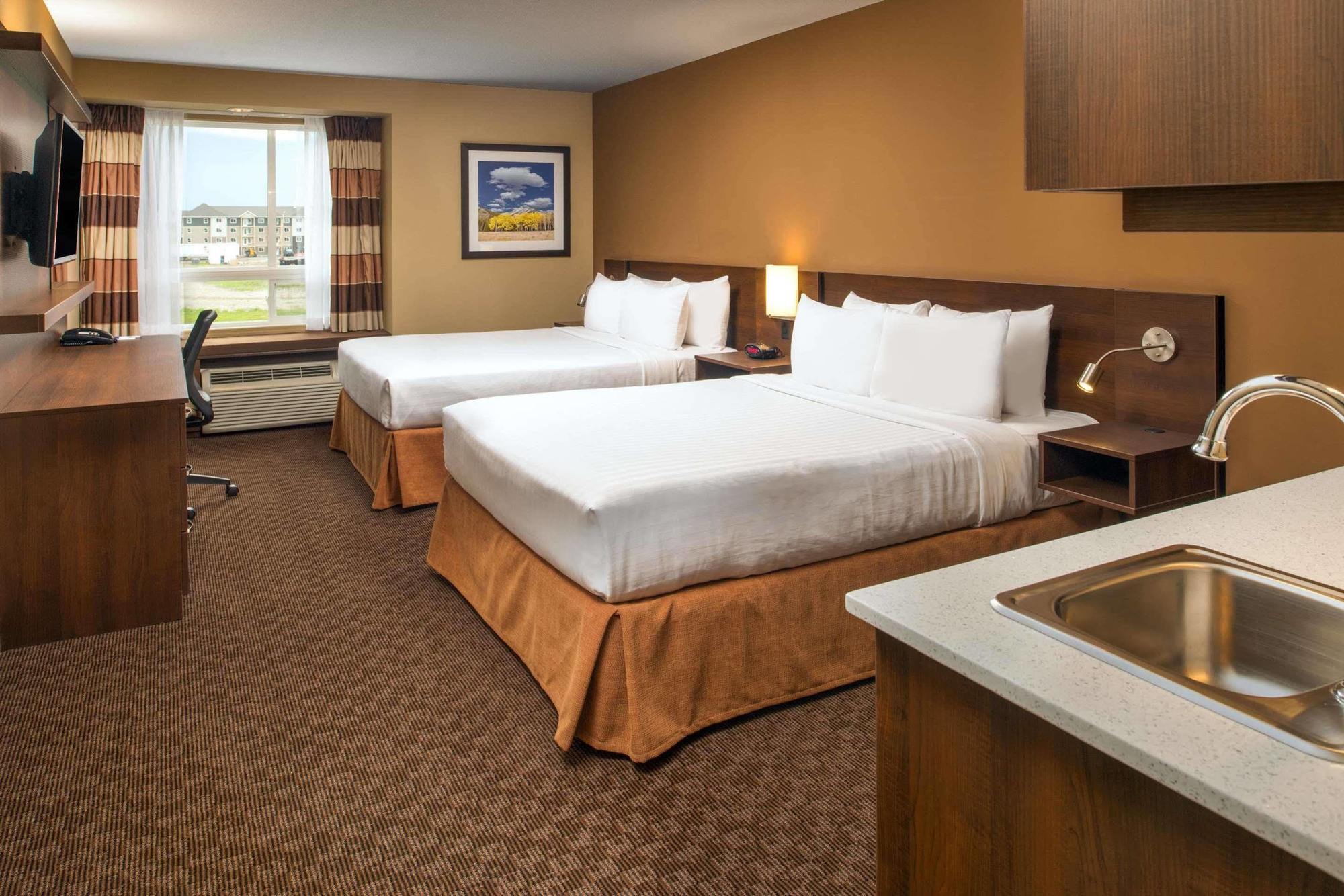 Microtel Inn & Suites By Wyndham Red Deer Exterior foto